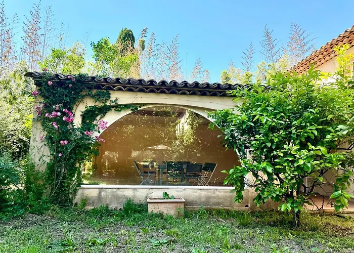 Pio Villa Roquebrune-sur-Argens